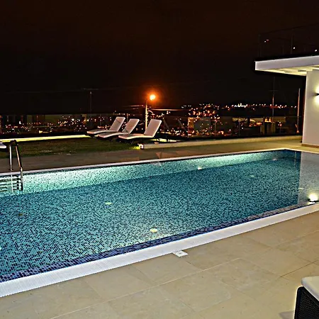 Paraíso Villa *